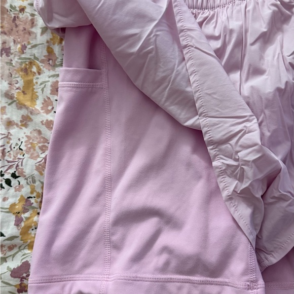 VIRAL Blogilates Pink Ruffle Workout Set - Picture 10 of 11